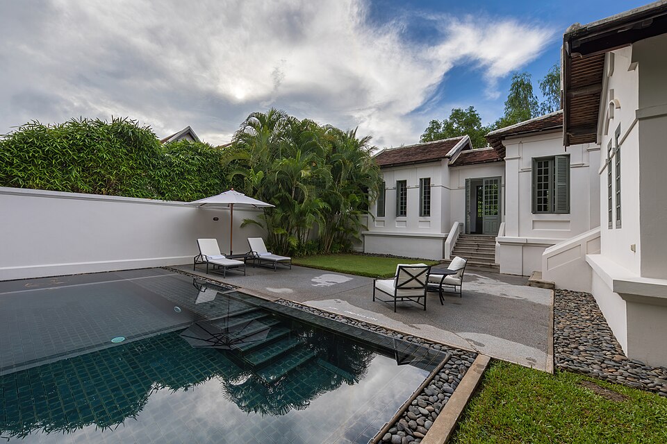 File:Swimming pool of Khan Pool Suite in Amantaka luxury Resort & Hotel in Luang Prabang Laos.jpg